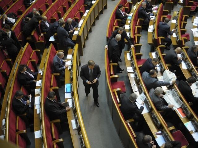Нардепы зарегистрировали подготовленный всеми фракциями законопроект о люстрации судей