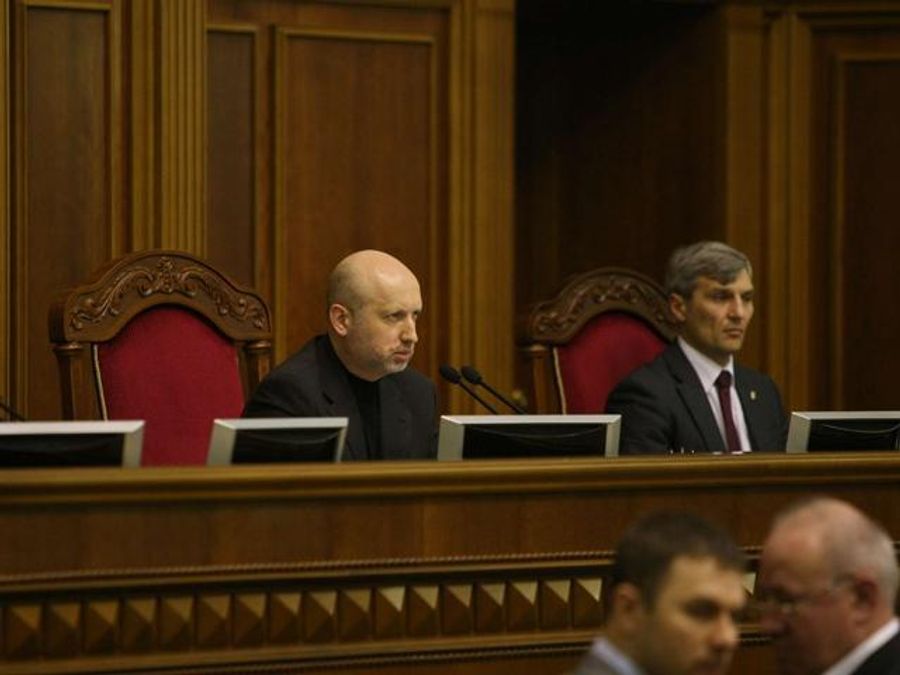 Пряма трансляція: У Верховній Раді 303 нардепи Пряма трансляція: У Верховній Раді 303 нардепи