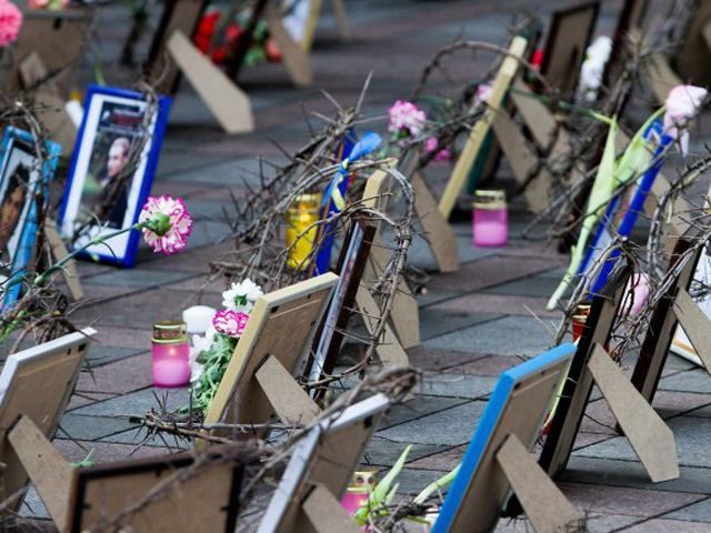 В это воскресенье на Майдане на вече почтят "Небесную сотню" В это воскресенье на Майдане на вече почтят "Небесную сотню"