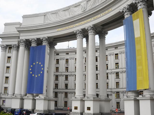 Дещица и Фюле согласовали направление дальнейшего сотрудничества Дещица и Фюле согласовали направление дальнейшего сотрудничества