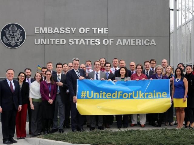 Посол США призвал пользователей Twitter поддержать Украину (Фото)