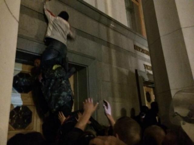 Пикет Верховной Рады – это предупредительная акция, – "Правый сектор" Пикет Верховной Рады – это предупредительная акция, – "Правый сектор"