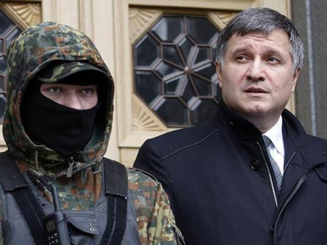 Я готов к ответственности, но "Правый сектор" не хочет диалога, — Аваков Я готов к ответственности, но "Правый сектор" не хочет диалога, — Аваков