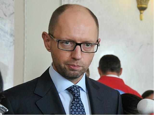 Яценюк сегодня снова соберет чиновников на внеочередное заседание Яценюк сегодня снова соберет чиновников на внеочередное заседание