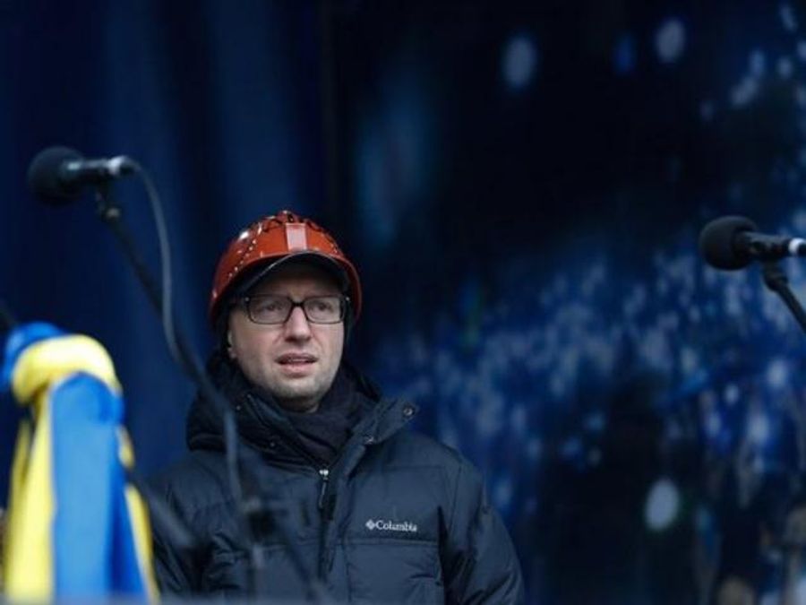 Не може бути в одному міністерстві стільки авто, скільки у всьому німецькому уряді, — Яценюк