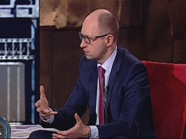 Яценюк: Грошей на асфальтування немає Яценюк: Грошей на асфальтування немає