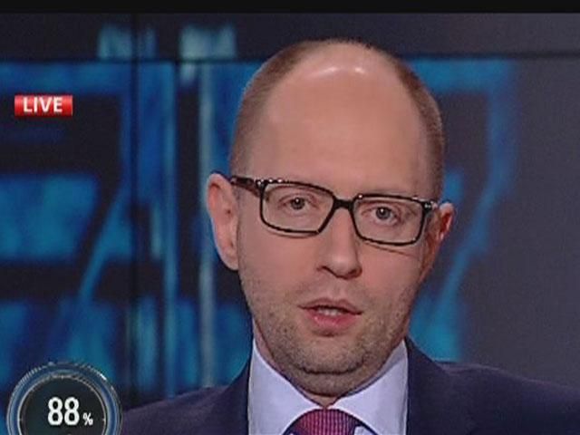 Яценюк: Правительство не поддержало идею введения визового режима с Россией Яценюк: Правительство не поддержало идею введения визового режима с Россией