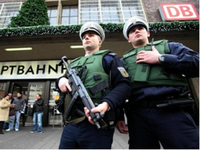 Німеччина планує направити в Україну своїх поліцейських, — ЗМІ Німеччина планує направити в Україну своїх поліцейських, — ЗМІ