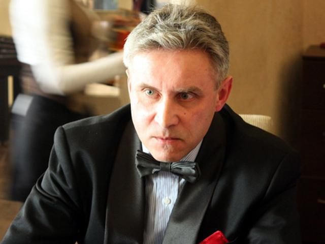 У Мінську затримали білоруського поета за синьо-жовту стрічку У Мінську затримали білоруського поета за синьо-жовту стрічку