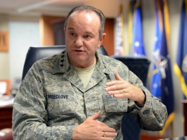 Из-за ситуации на границе Украины командующего силами НАТО срочно отправили в Европу Из-за ситуации на границе Украины командующего силами НАТО срочно отправили в Европу