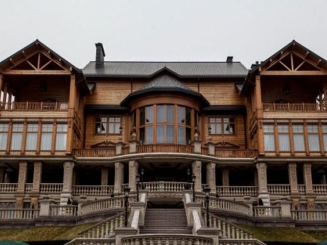 Люди Януковича купували землю біля Межигір’я в 9 разів дешевше Люди Януковича купували землю біля Межигір’я в 9 разів дешевше