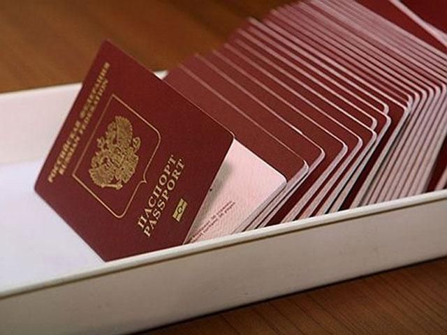 2,5% жителів Криму та Севастополя подали заяви на отримання російського паспорта