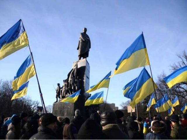 Арештували трьох харків'ян за підозрою в нападі на євромайданівця Арештували трьох харків'ян за підозрою в нападі на євромайданівця