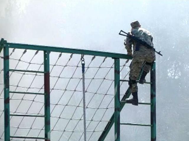 Нацгвардія продемонструвала свою бойову підготовку (Відео) Нацгвардія продемонструвала свою бойову підготовку (Відео)