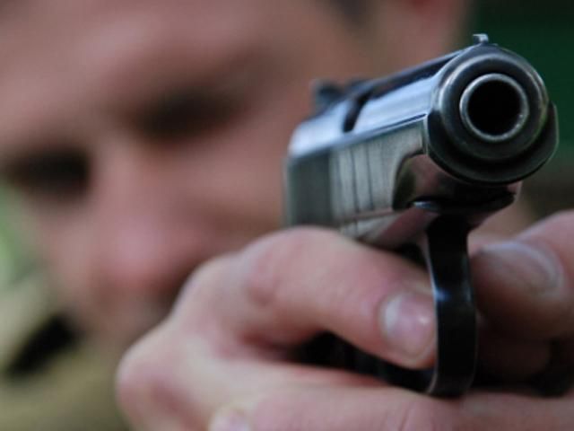 Перестрілка на Хрещатику: є троє поранених, — ЗМІ Перестрілка на Хрещатику: є троє поранених, — ЗМІ