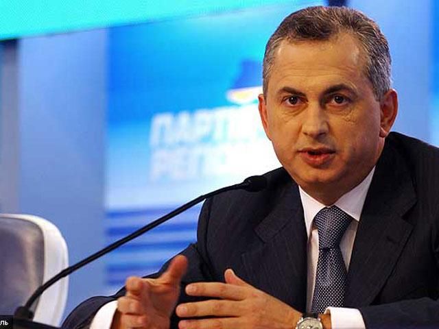 Тигипко, Бойко и Цареву угрожают исключением из Партии регионов Тигипко, Бойко и Цареву угрожают исключением из Партии регионов