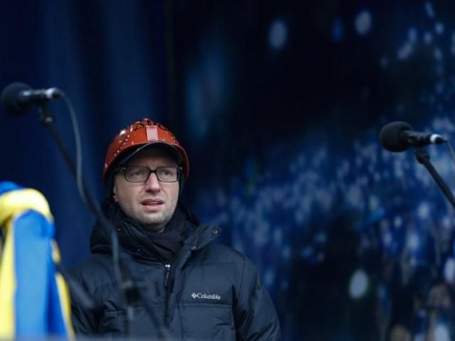 Яценюк возмутился кортежами высокопоставленных чиновников Яценюк возмутился кортежами высокопоставленных чиновников