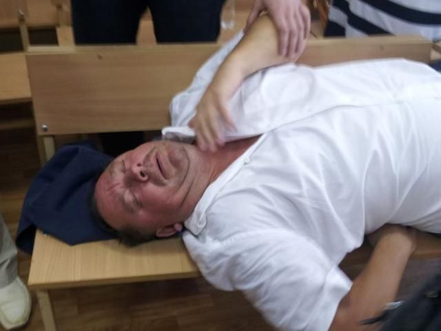 Люди Авакова затримали ректора-хабарника Мельника Люди Авакова затримали ректора-хабарника Мельника