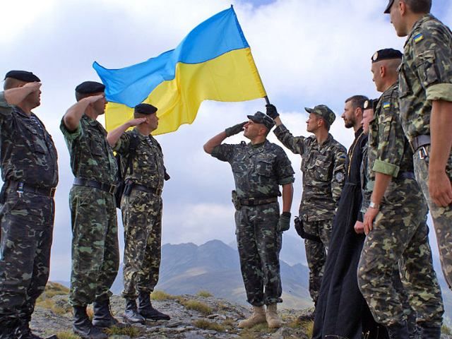 Украинские военные самостоятельно выезжают из Крыма