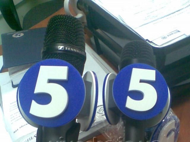 Українських журналістів не пустили до Росії, зв'язок із ними зник Українських журналістів не пустили до Росії, зв'язок із ними зник