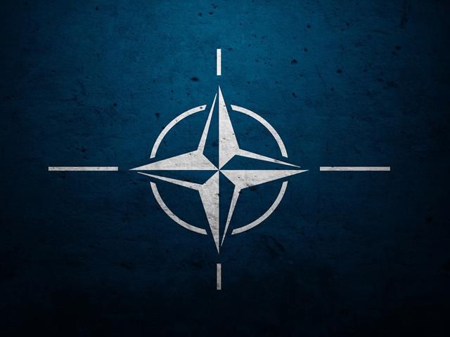 НАТО использует риторику времен "холодной войны", - МИД России