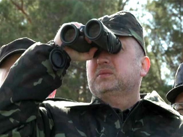 На Черниговщине Турчинов проинспектировал возможности украинской армии