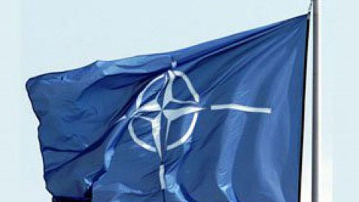 Росія своїми військами штовхає Україну в НАТО, — Турчинов Росія своїми військами штовхає Україну в НАТО, — Турчинов
