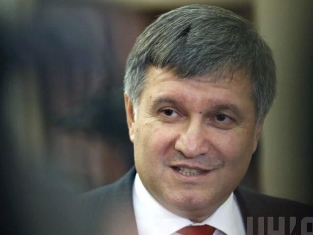 Лише з одного автомата "Беркута" на Інститутській вбили 8 людей, — Аваков Лише з одного автомата "Беркута" на Інститутській вбили 8 людей, — Аваков