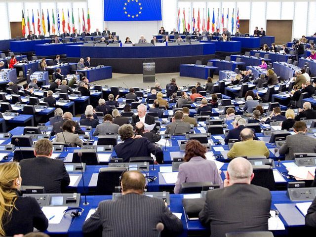 Европарламент снизил пошлины для украинских товаров в ЕС Европарламент снизил пошлины для украинских товаров в ЕС