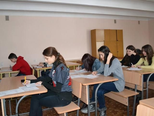 Абітурієнти з Криму зможуть пройти ЗНО на будь-який з трьох сесій тестування