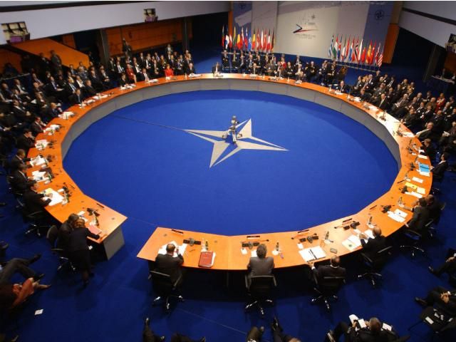 Росія відкликає свого представника при НАТО
