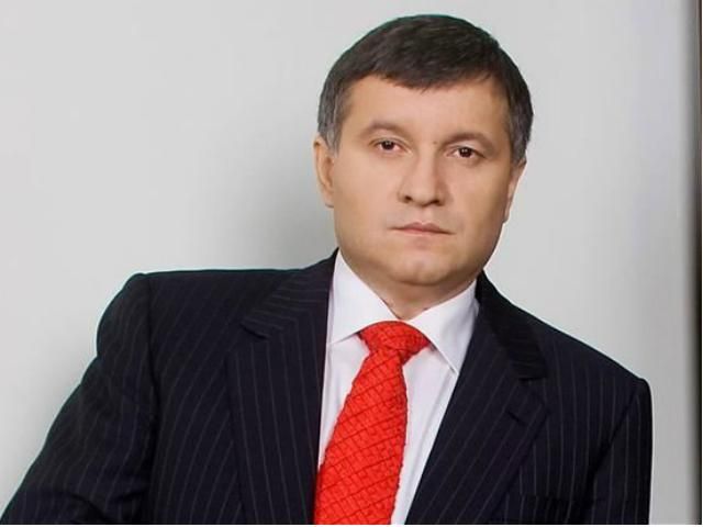 Підозрювані в організації груп "тітушок" втекли за кордон, — Аваков Підозрювані в організації груп "тітушок" втекли за кордон, — Аваков