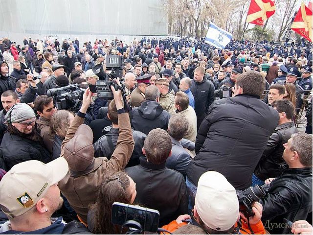 В Одессе одновременно митинговали евромайданивци и пророссийские активисты (Фото)