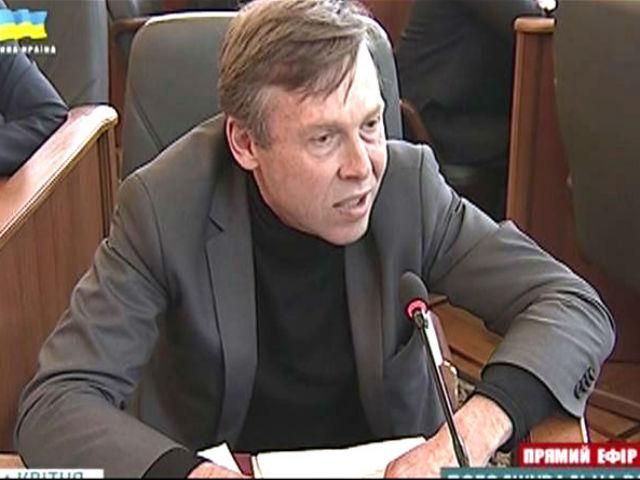 Закордоном арештовують рахунки Януковича чи Азарова, чому в Україні вони – легальні? — Соболєв