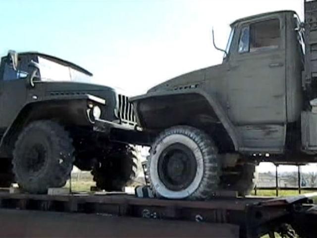 Российские солдаты портят украинскую технику, перед тем, как отправить на материк Российские солдаты портят украинскую технику, перед тем, как отправить на материк