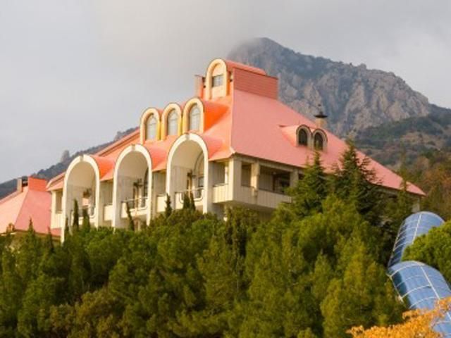 Крымская власть национализировала президентские госдачи Крымская власть национализировала президентские госдачи