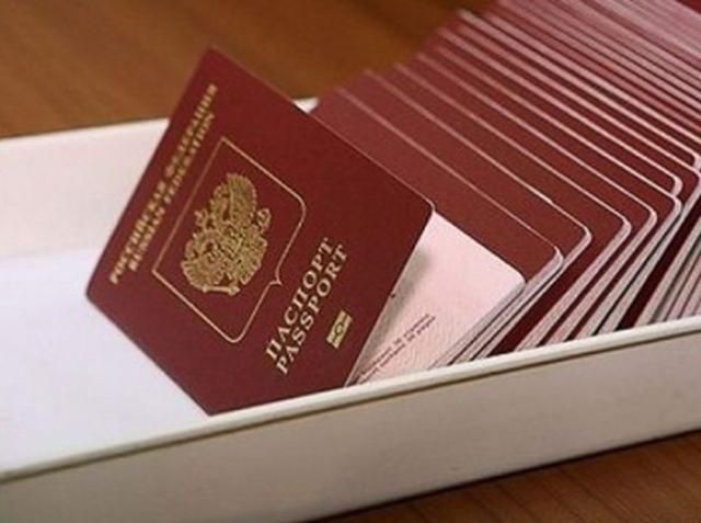 Без громадянства Росії кримчанам дозволять залишатись на півострові 90 днів 