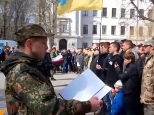 На Дніпропетровщині полк національного захисту проходить військовий вишкіл