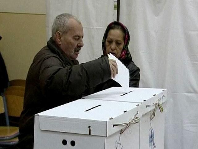 Венгры выбирают состав нового парламента Венгры выбирают состав нового парламента