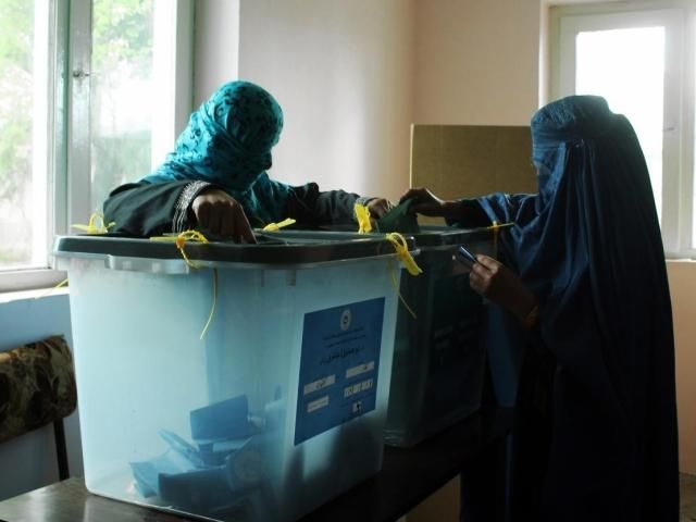 20 человек погибли и 43 получили ранения во время выборов в Афганистане