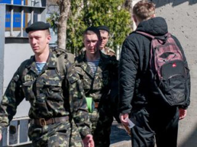 З Криму прибули вже понад півтори тисячі військових, — Міноборони