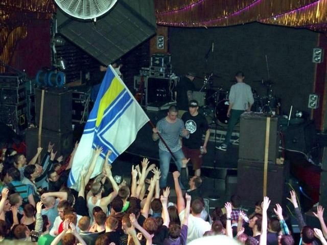 Екіпаж "Костянтина Ольшанського" відвідав концерт "Ляпіса Трубєцкого" на запрошення гурту Екіпаж "Костянтина Ольшанського" відвідав концерт "Ляпіса Трубєцкого" на запрошення гурту