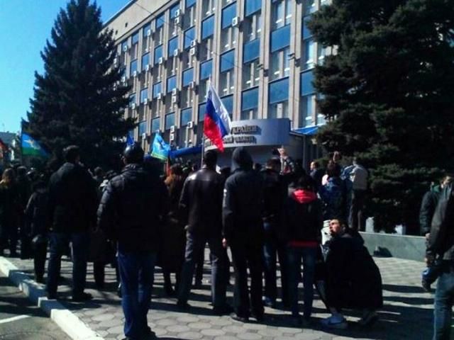 Луганські сепаратисти взяли штурмом будівлю СБУ