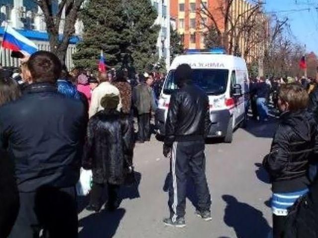 Під час штурму СБУ в Луганську постраждали дві людини Під час штурму СБУ в Луганську постраждали дві людини