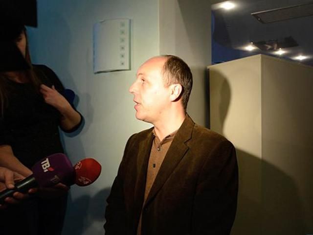 Парубій і Наливайченко негайно вилітають у Луганськ Парубій і Наливайченко негайно вилітають у Луганськ