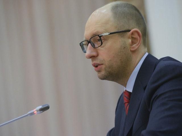 Росія не відвела своїх військ від українського кордону, — Яценюк