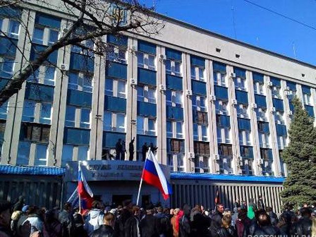 Луганська міліція веде переговори з сепаратистами щодо звільнення будівлі СБУ - 7 апреля 2014 - Телеканал новин 24