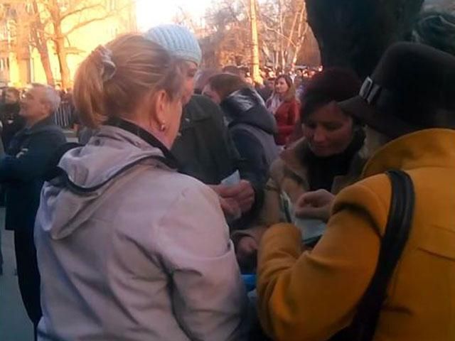 Сепаратисты в Луганске делят "заработанные" деньги (Видео)