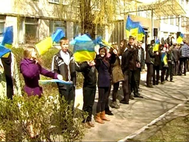 В Павлограде юные активисты провели акцию "Дети за мир"