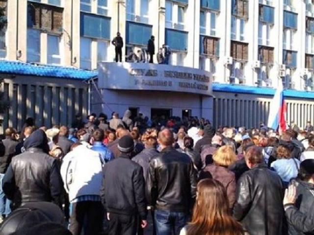 Сепаратисти в Луганську створили "армію Південно-Східну" і погрожують відкритим протистоянням Сепаратисти в Луганську створили "армію Південно-Східну" і погрожують відкритим протистоянням